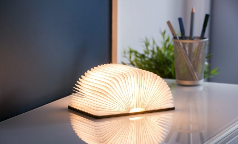 Smart Book Light (Natural Wood)